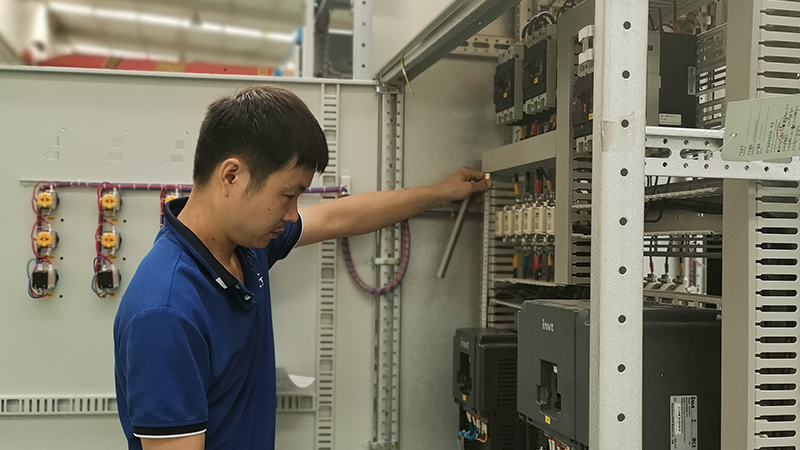 變頻柜車間生產(chǎn) 變頻柜車間生產(chǎn)