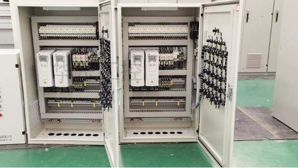 泵站控制柜實拍 泵站控制柜實拍
