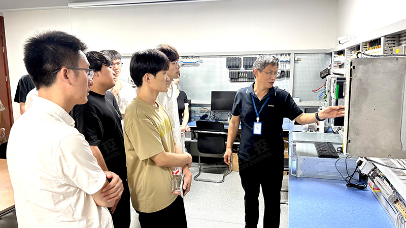 經(jīng)貿(mào)學(xué)院02 經(jīng)貿(mào)學(xué)院02