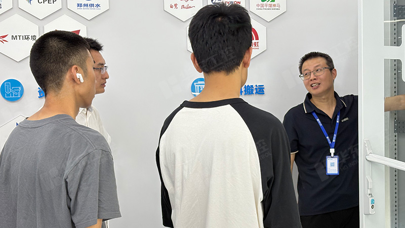 經(jīng)貿(mào)學(xué)院03 經(jīng)貿(mào)學(xué)院03