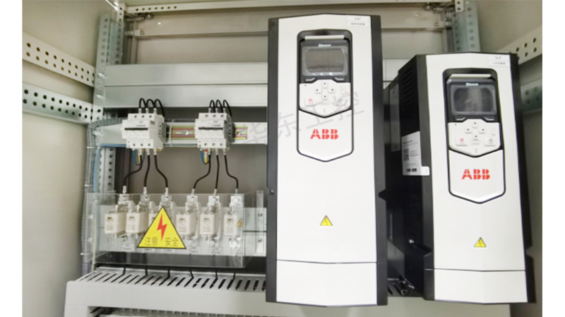 華東工控-變頻柜細(xì)節(jié) 華東工控-變頻柜細(xì)節(jié)