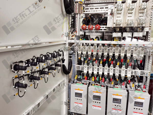 電容補(bǔ)償柜細(xì)節(jié) 電容補(bǔ)償柜細(xì)節(jié)