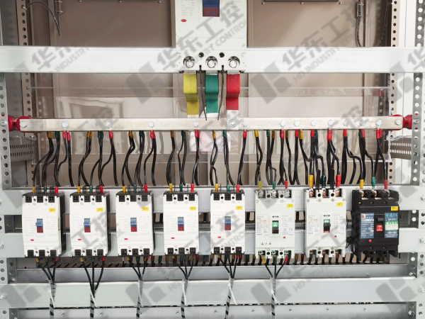 電容補(bǔ)償柜細(xì)節(jié) 電容補(bǔ)償柜細(xì)節(jié)