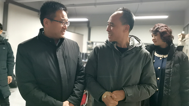 高新區黨工委副書記王德敏一行蒞臨華東工控調研企業發展情況