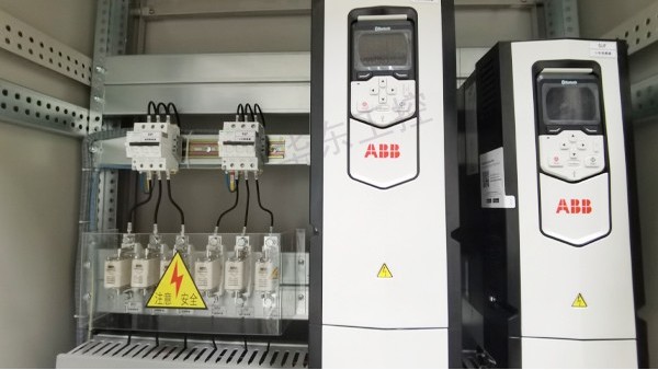 變頻柜：以定制化服務(wù)賦能工業(yè)自動化升級
