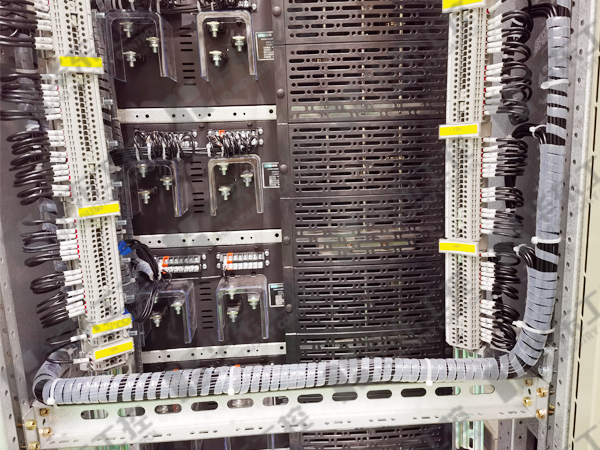 MNS低壓抽屜式開關柜細節