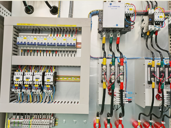 變頻柜細節 變頻柜細節